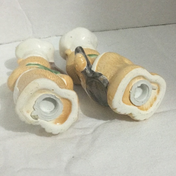 Vintage salt and pepper shakers - bear chefs , frying pan and pizza board-used. - Picture 3 of 8